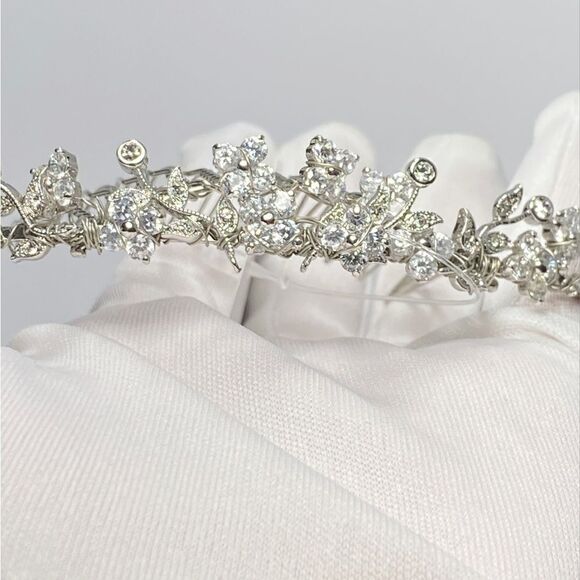 Homa Bridal Crystal Embellished Silver Bridal Tiara Headpiece Hair Jewelry main image 8